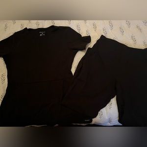 JAANUU scrub set. Black. Top M, bottoms MP.